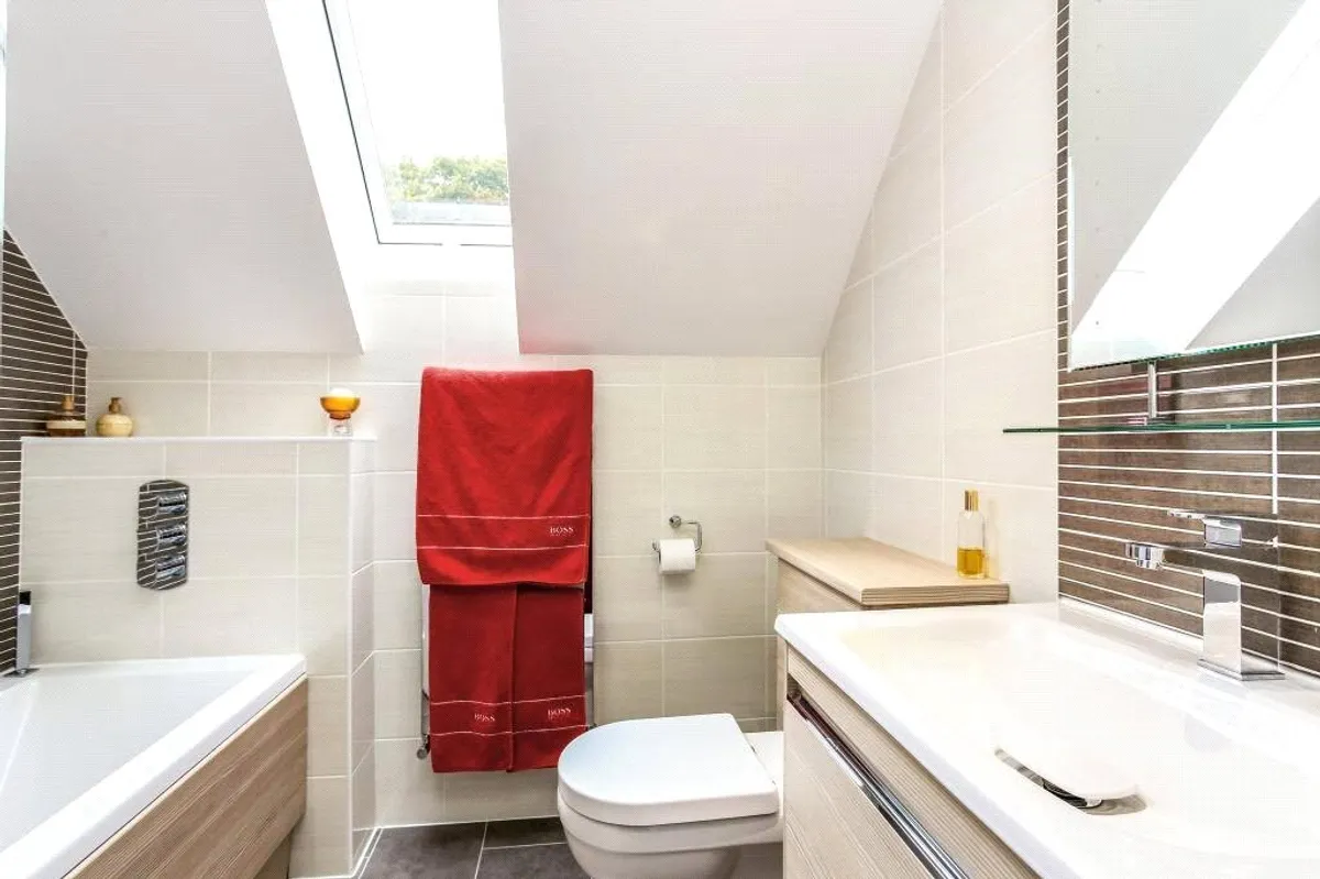 Greenwoods, Bramley, RG26