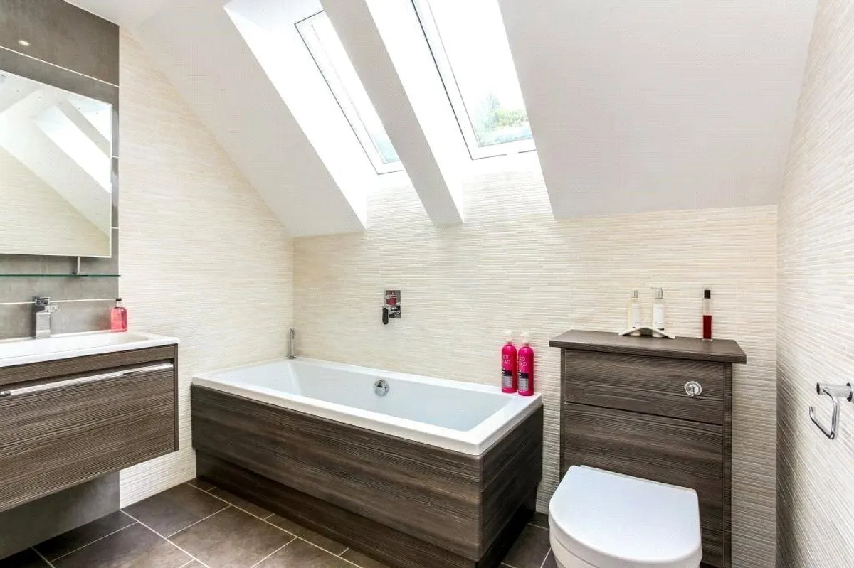 Greenwoods, Bramley, RG26
