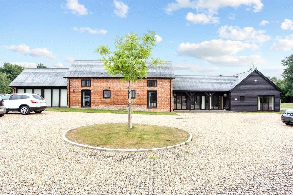 Bullsdown Farm, Bramley, RG26