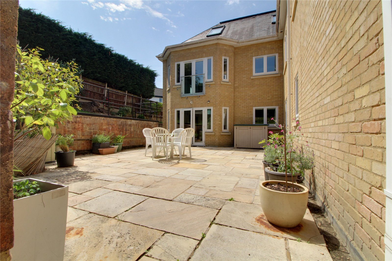 Slades Hill, Enfield, Middlesex, EN2 Image 1
