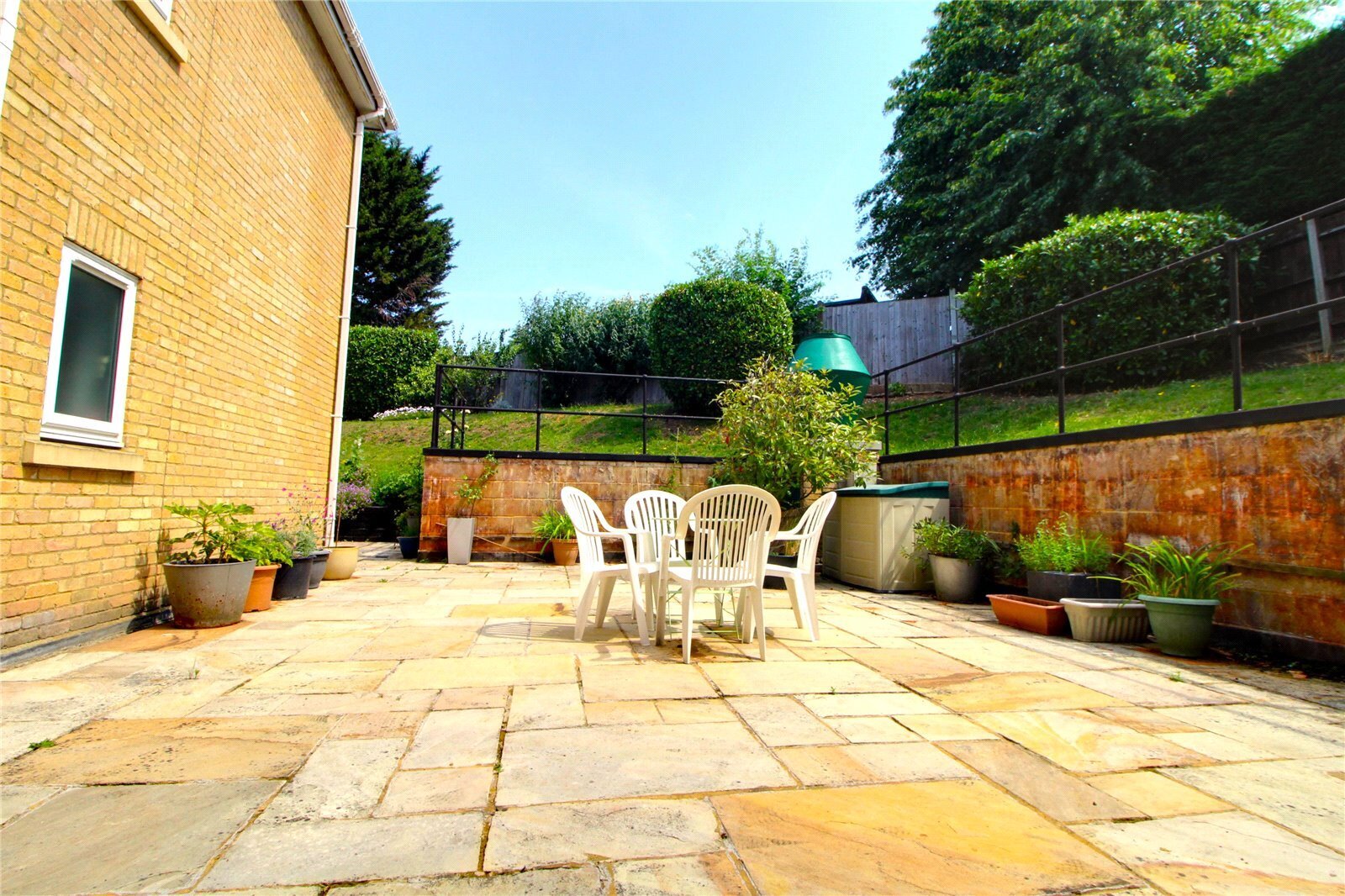 Slades Hill, Enfield, Middlesex, EN2 Image 2