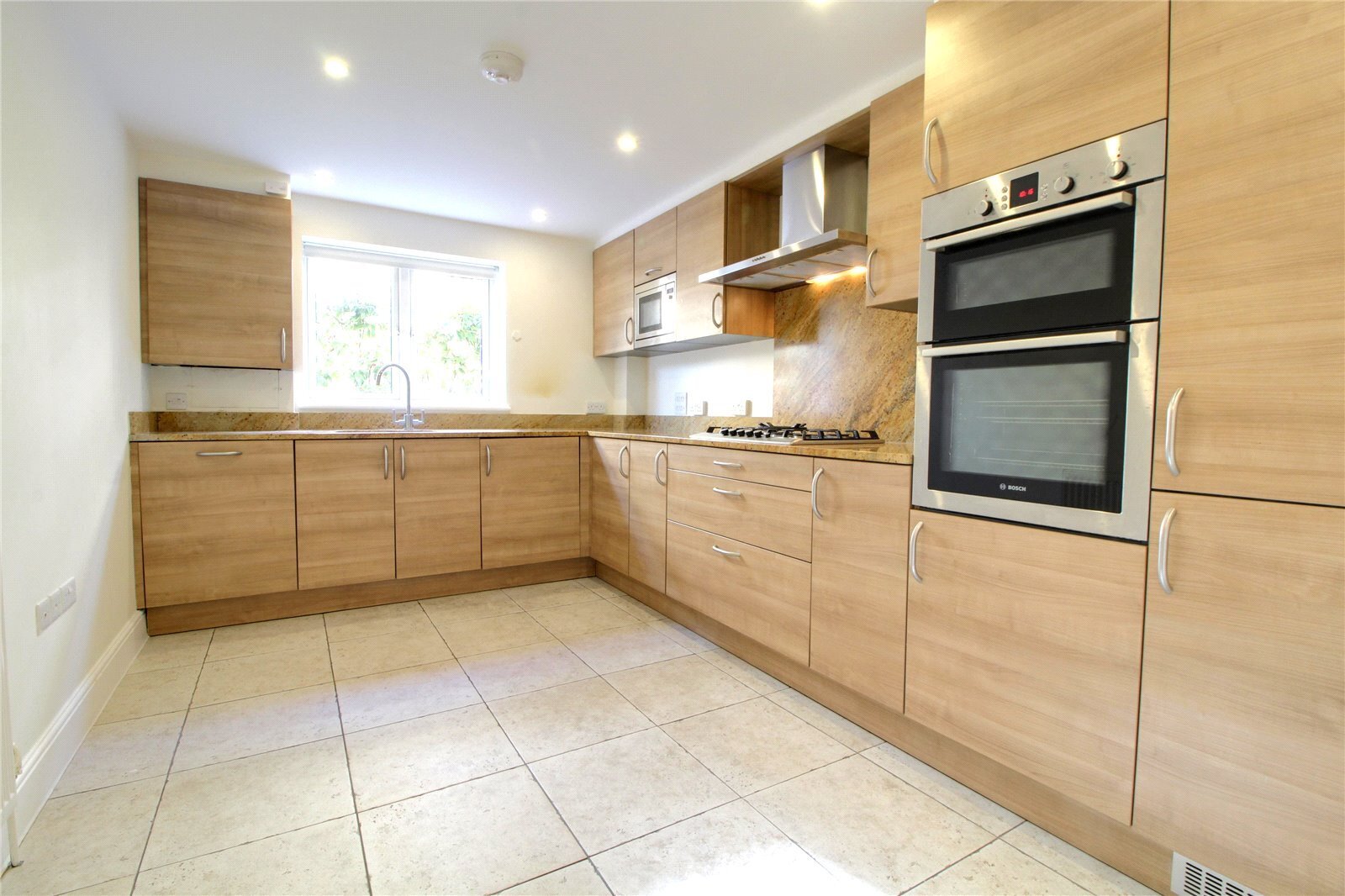 Slades Hill, Enfield, Middlesex, EN2 Image 2