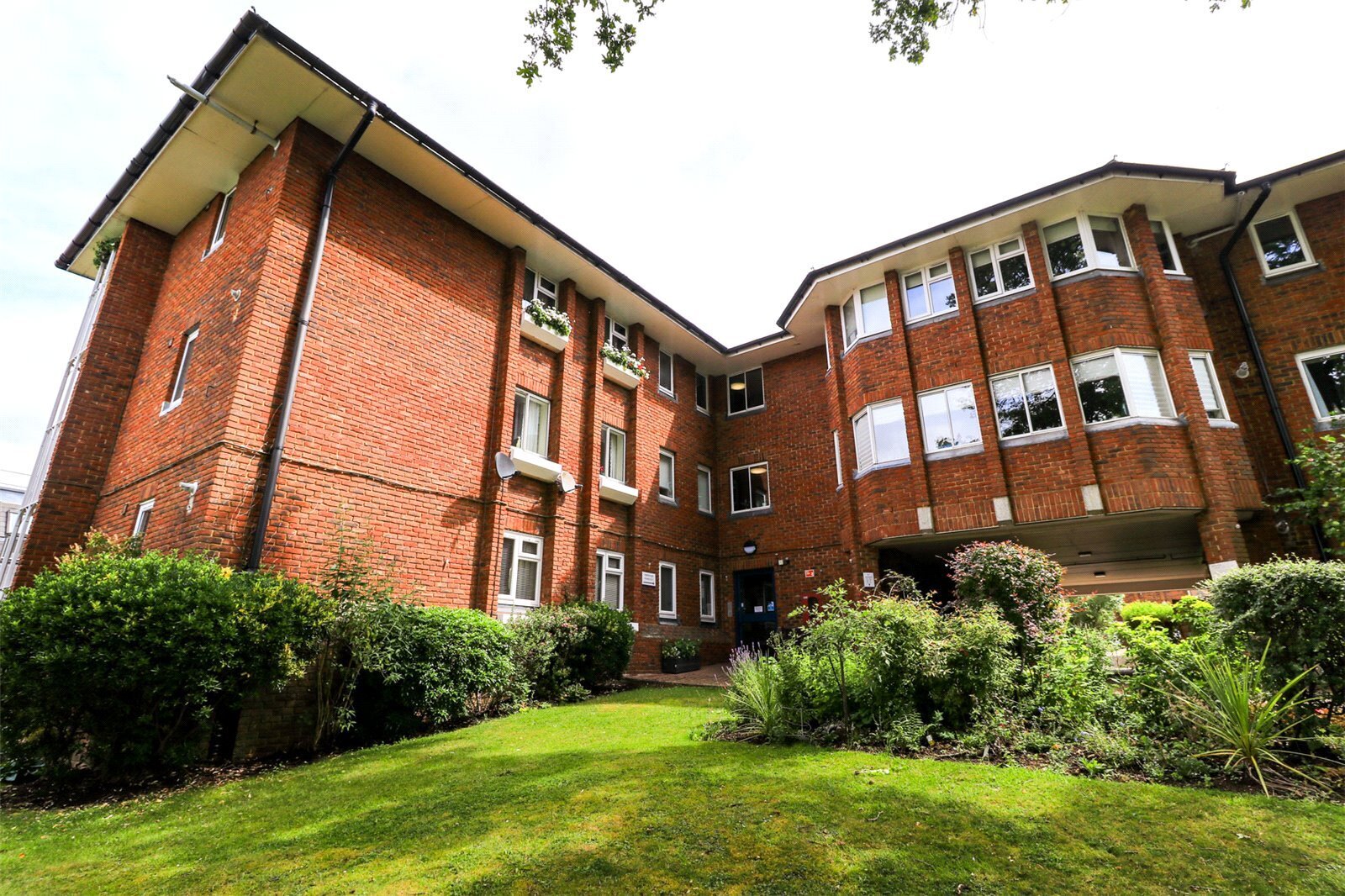 Cavell Drive, Enfield, Middlesex, EN2 Image 13