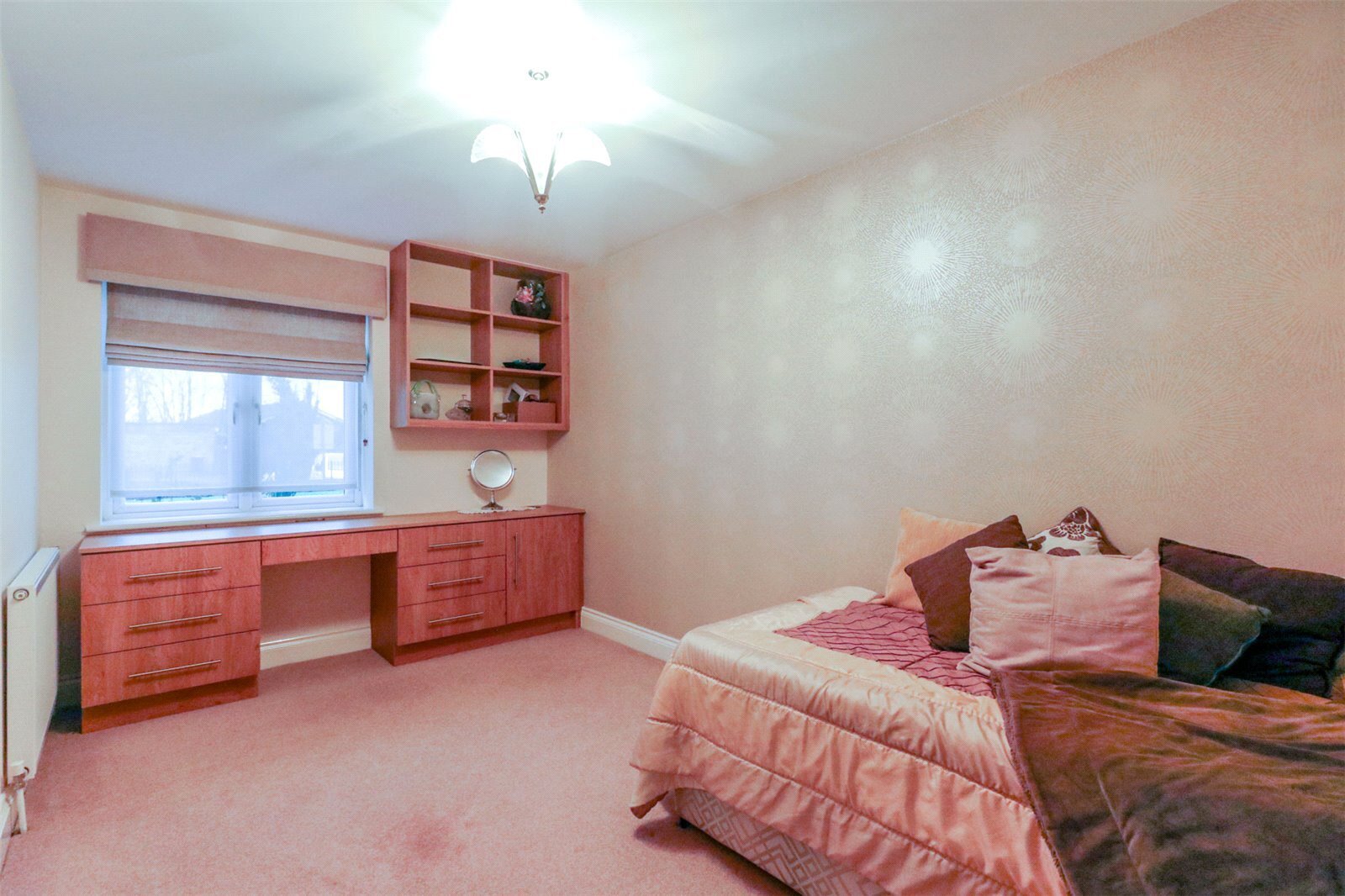 Slades Hill, Enfield, Middlesex, EN2 Image 12