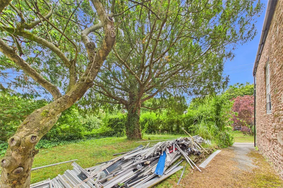 Property carousel item 26