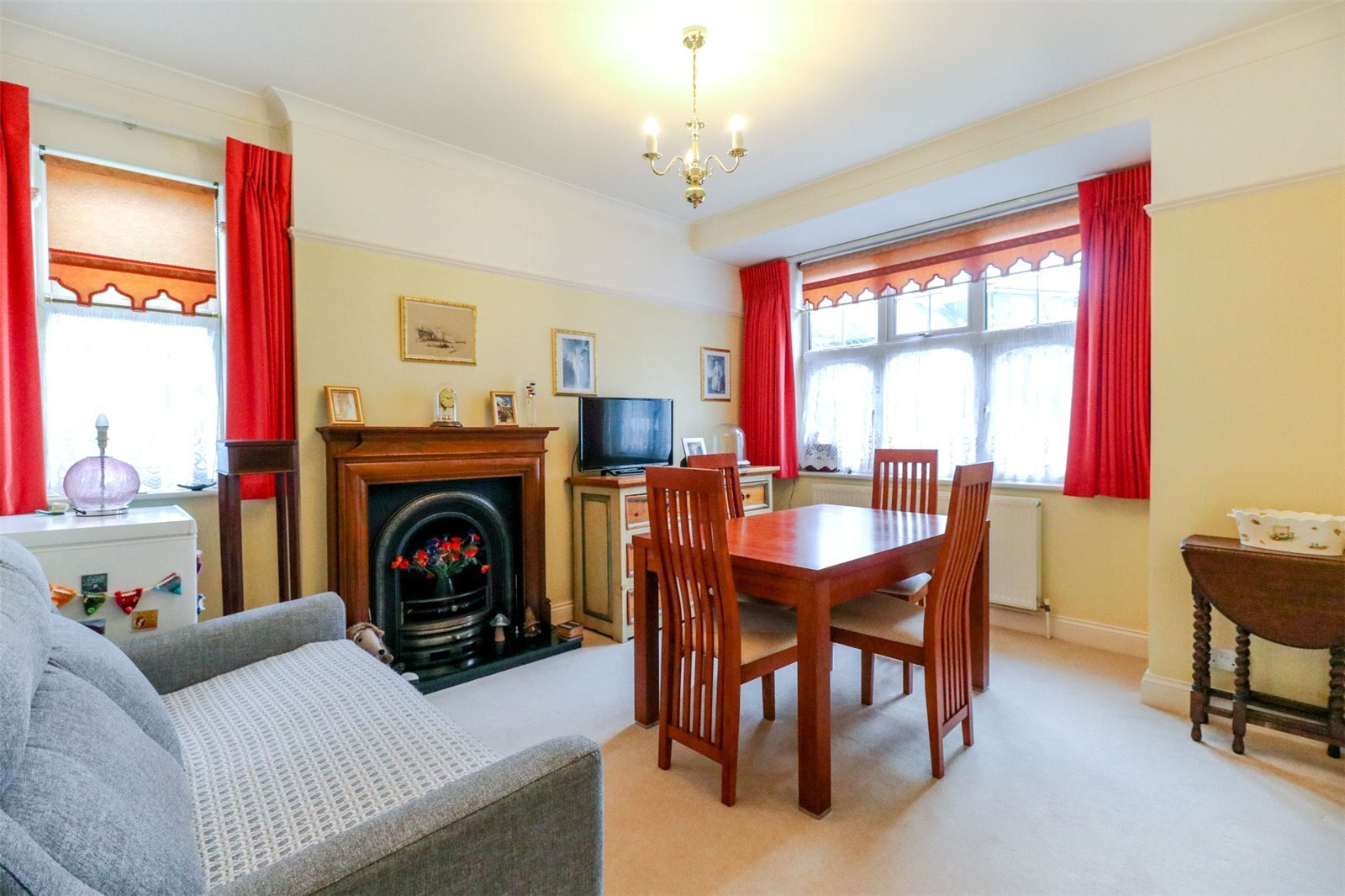 Chase Side Avenue, Enfield, Middlesex, EN2 Image 5