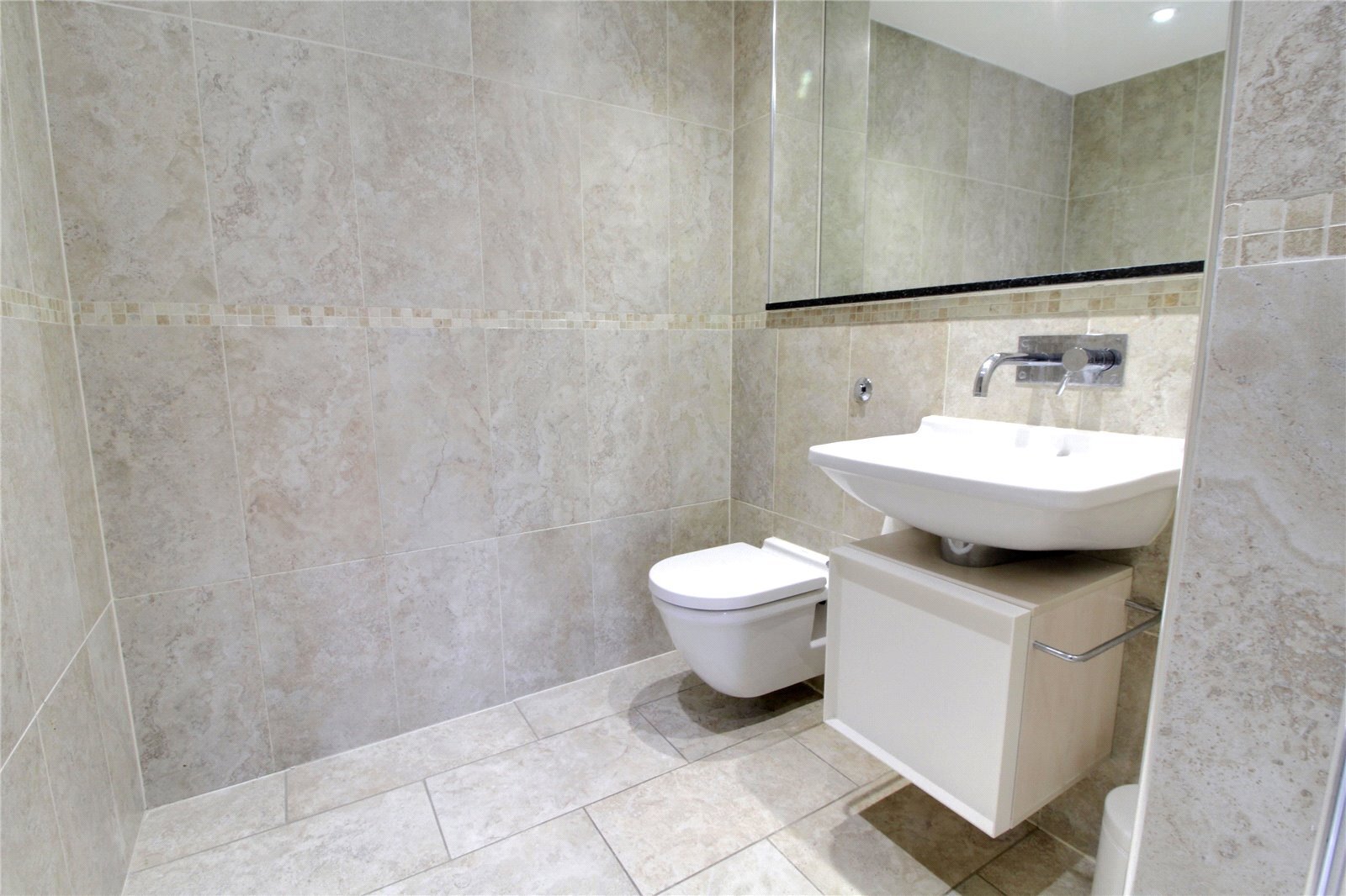 Slades Hill, Enfield, Middlesex, EN2 Image 12