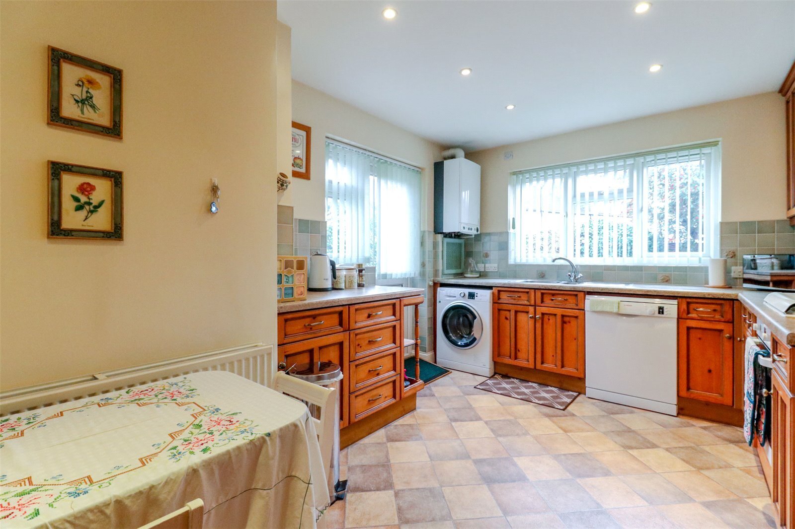 Chase Side Avenue, Enfield, Middlesex, EN2 Image 8