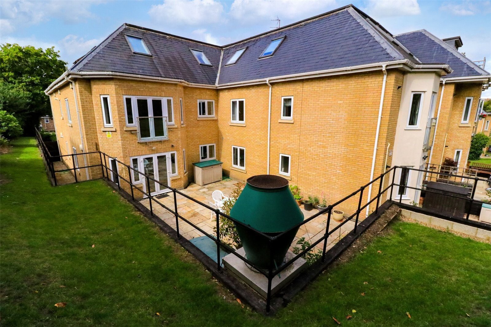 Slades Hill, Enfield, Middlesex, EN2 Image 16