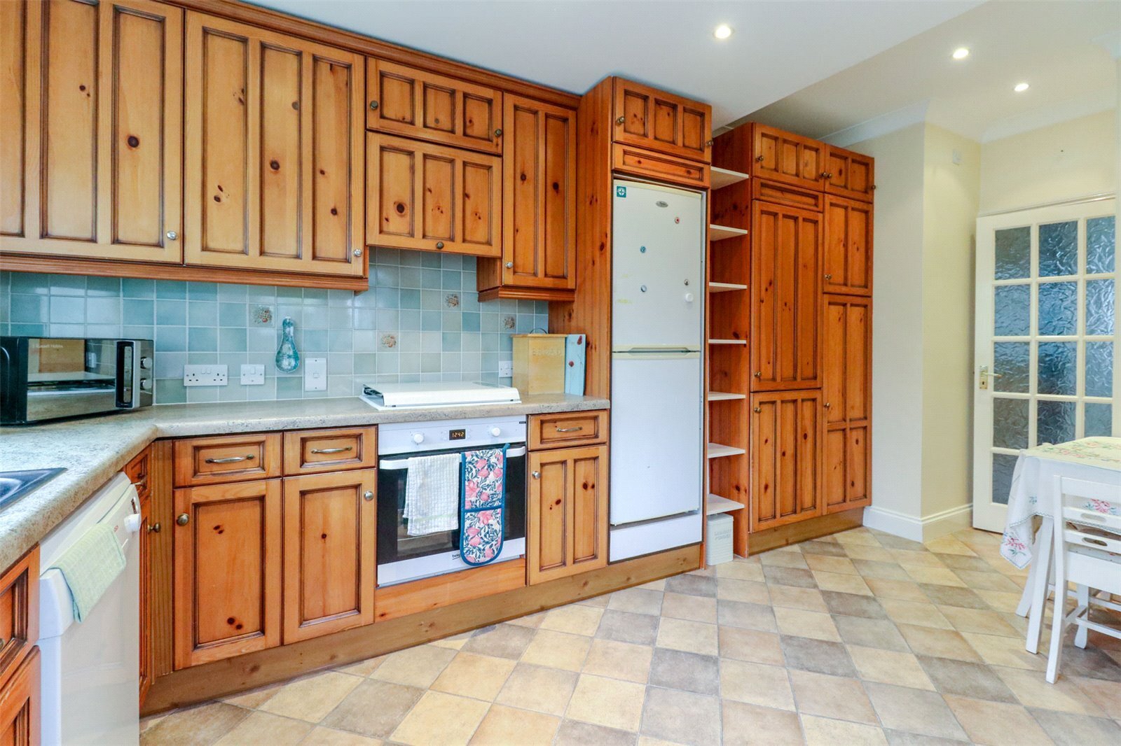 Chase Side Avenue, Enfield, Middlesex, EN2 Image 9