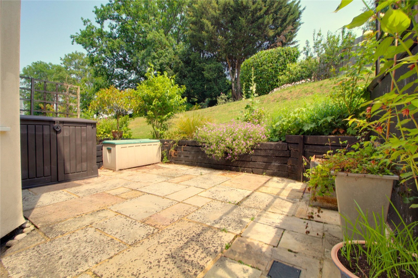 Slades Hill, Enfield, Middlesex, EN2 Image 17