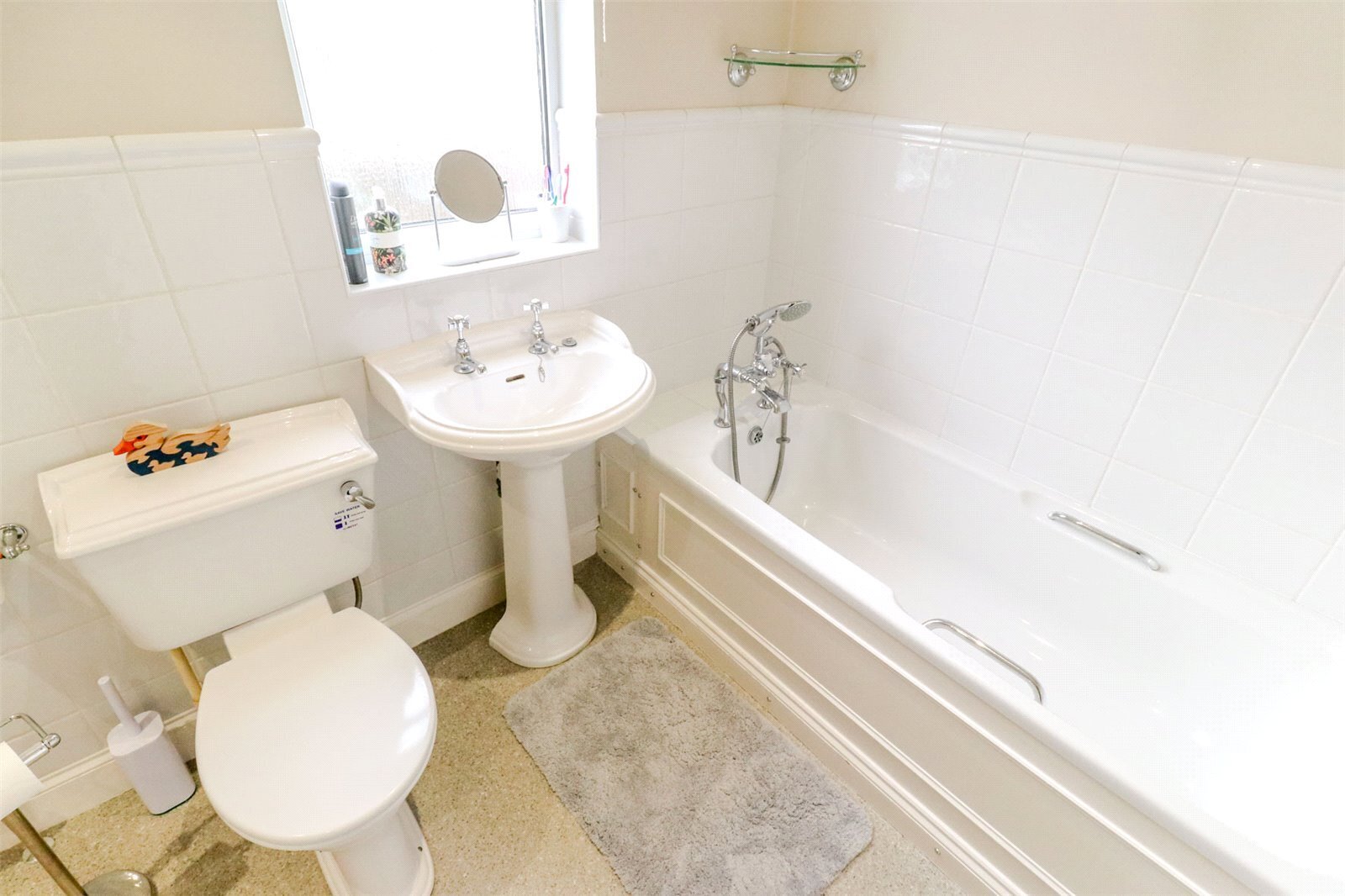 Chase Side Avenue, Enfield, Middlesex, EN2 Image 14
