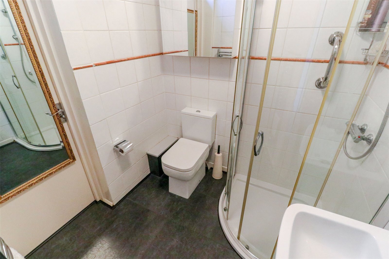 Ridgemount Gardens, Enfield, Middlesex, EN2 Image 15