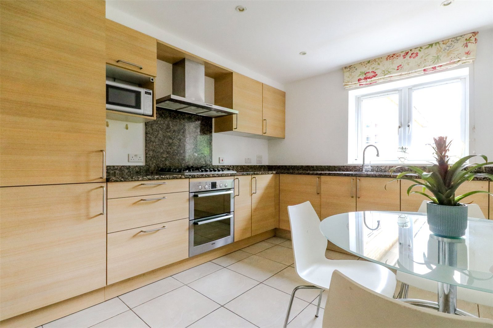 Slades Hill, Enfield, Middlesex, EN2 Image 2