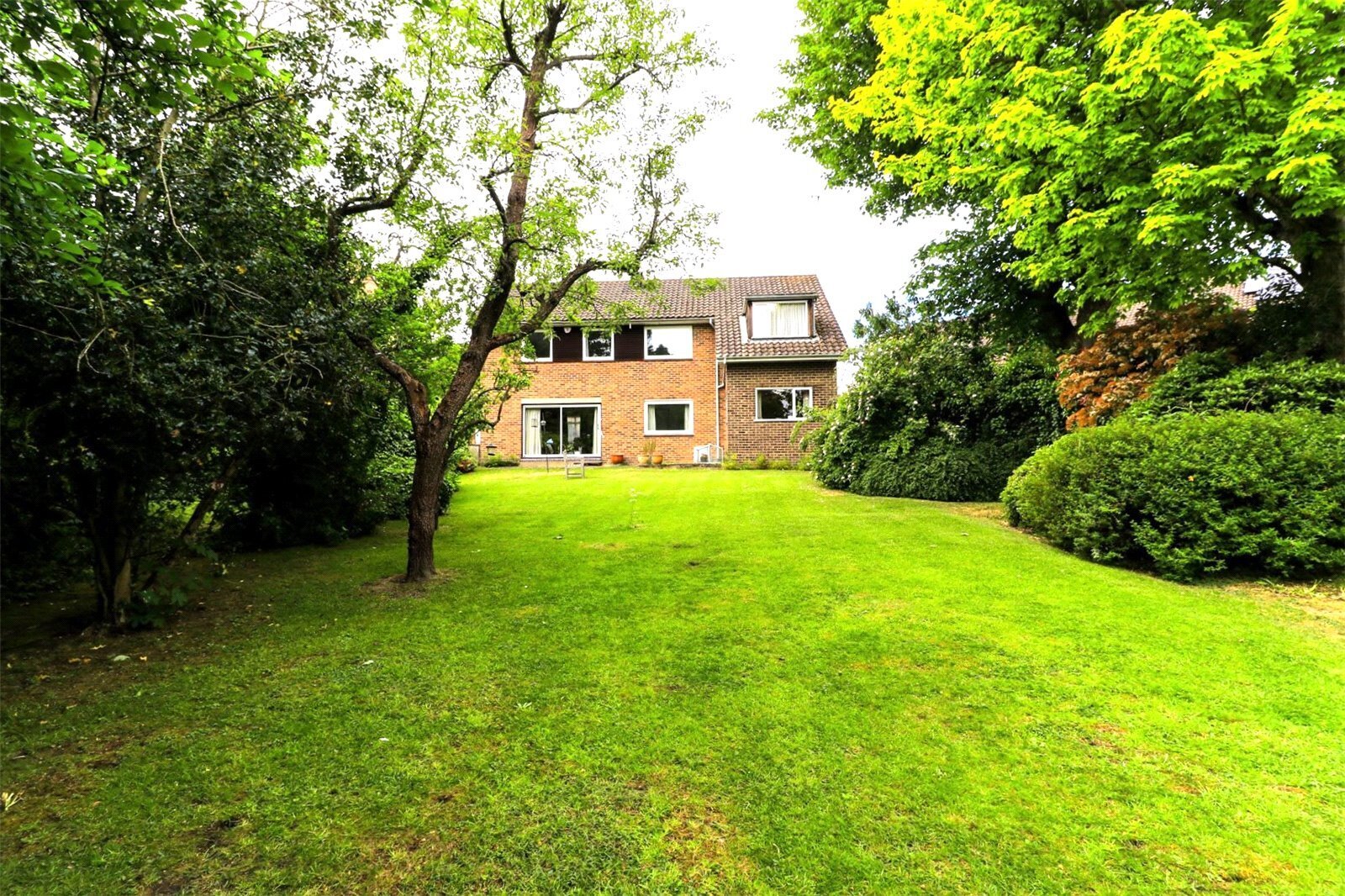 Rowantree Road, Enfield, Middlesex, EN2 Image 2