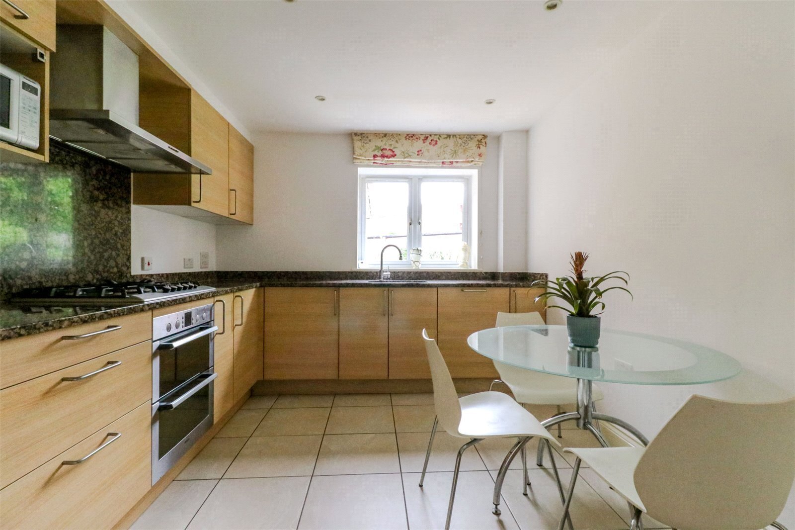 Slades Hill, Enfield, Middlesex, EN2 Image 6