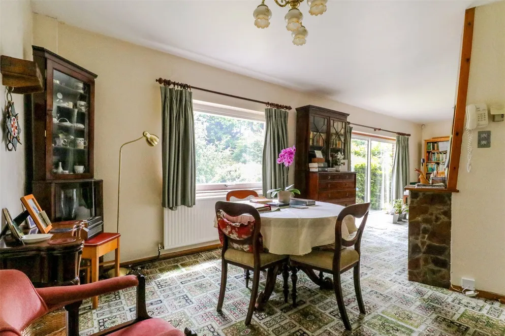 Property carousel item 4