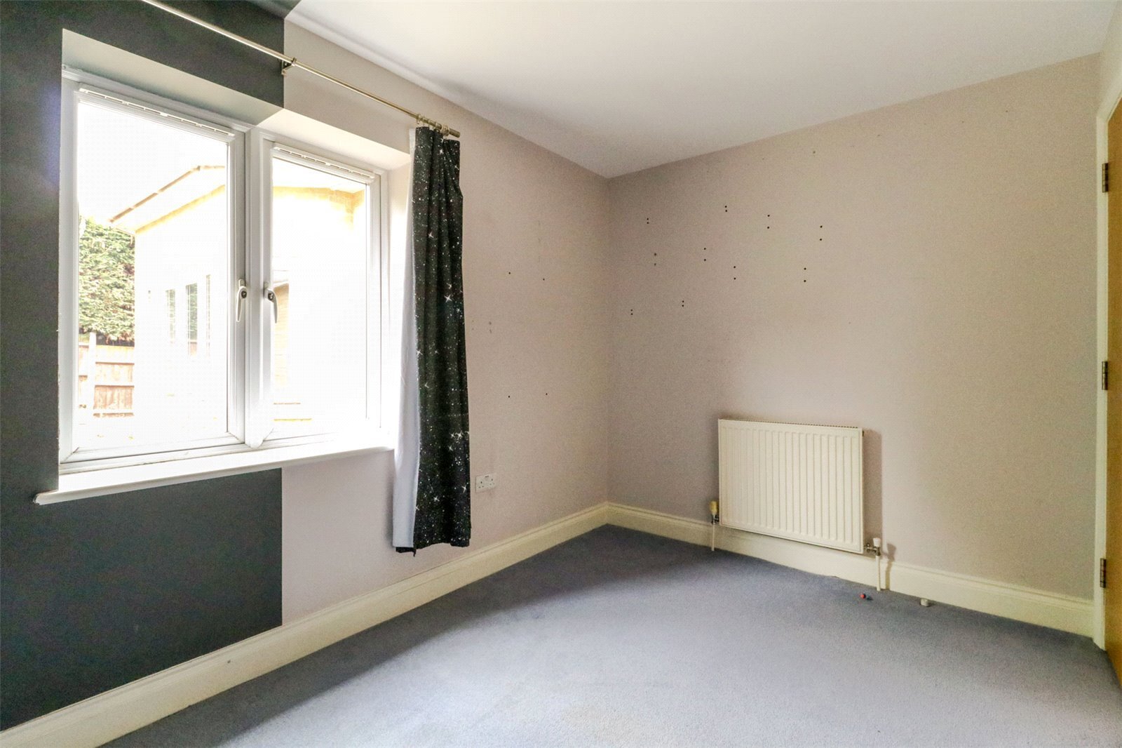 Slades Hill, Enfield, Middlesex, EN2 Image 11