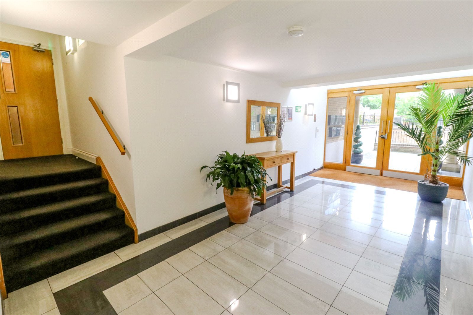 Slades Hill, Enfield, Middlesex, EN2 Image 14
