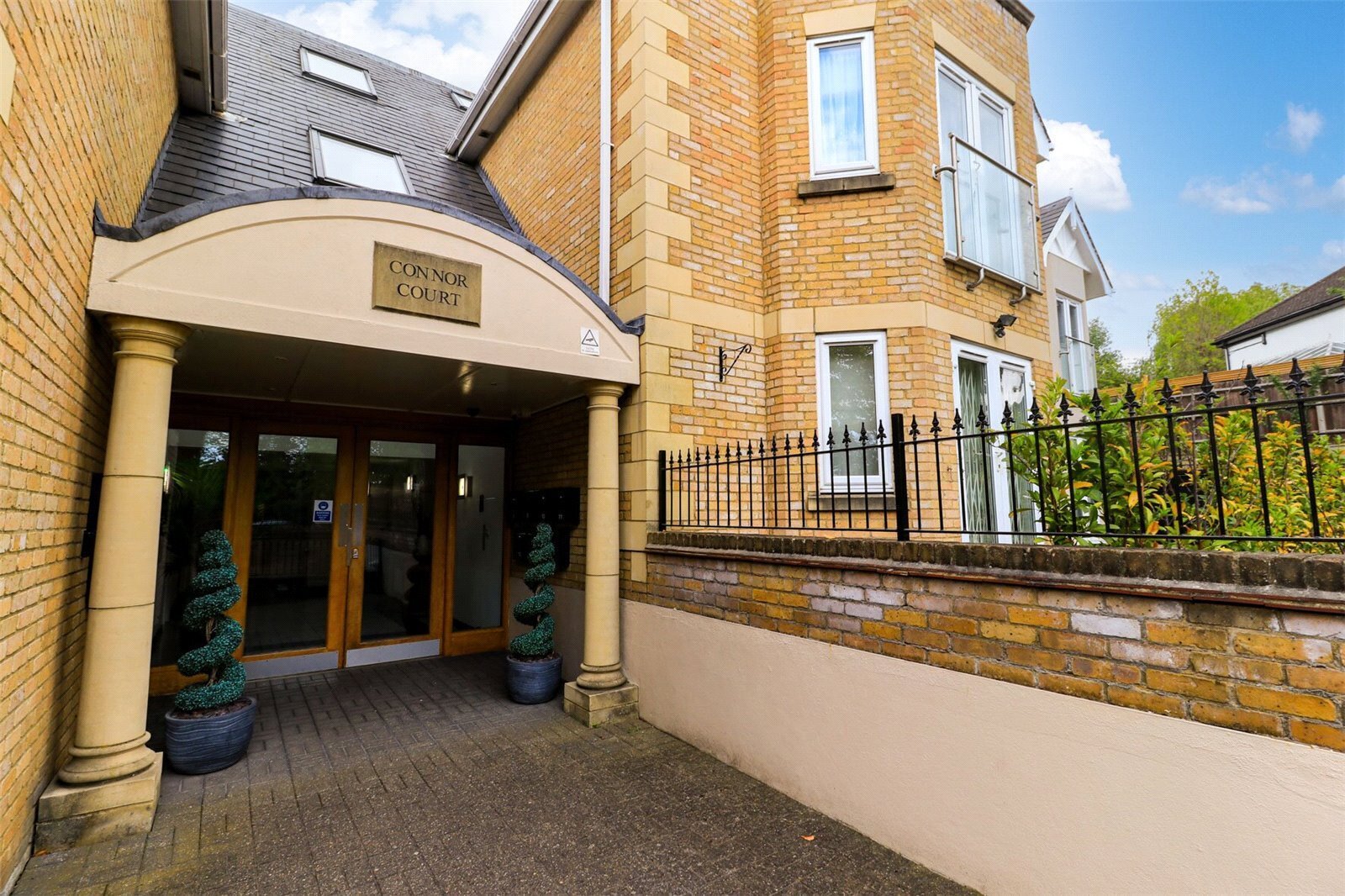 Slades Hill, Enfield, Middlesex, EN2 Image 16