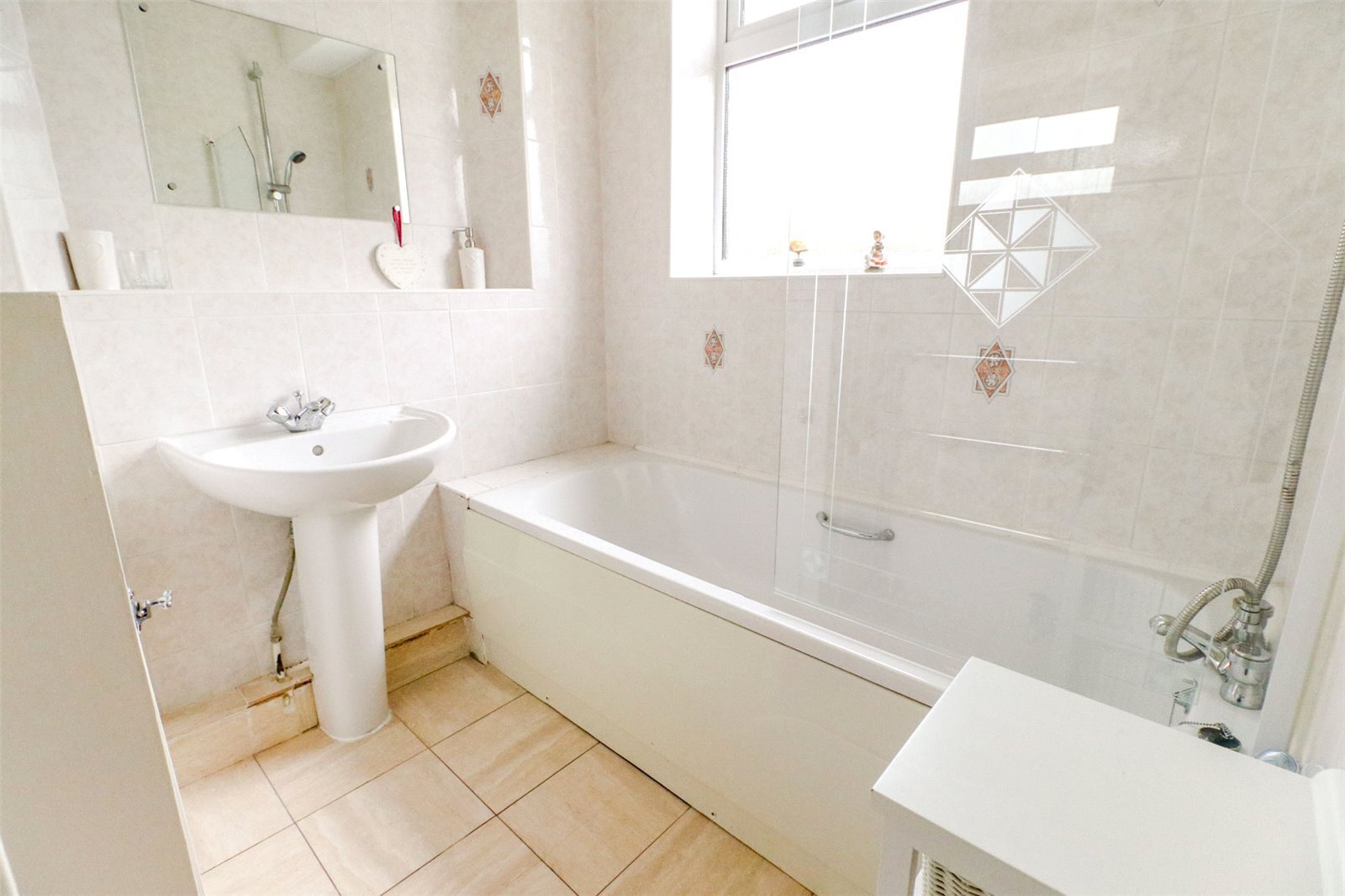 Lonsdale Drive, Enfield, Middlesex, EN2 Image 11