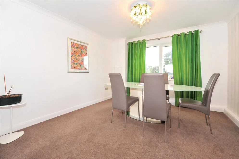 Property carousel item 9