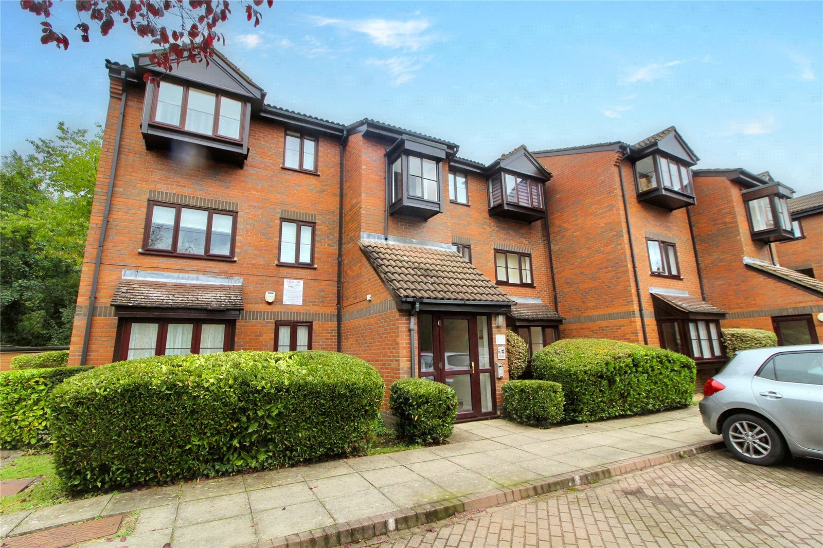 Gladbeck Way, Enfield, Middlesex, EN2 Image 1