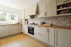 Aeron Close, Barry