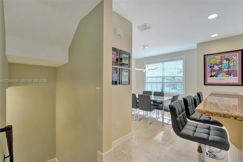 2726 Old Florida Trail, Wilton Manors, FL 33334
