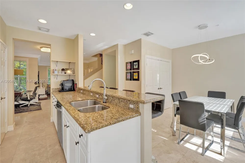 2726 Old Florida Trail, Wilton Manors, FL 33334