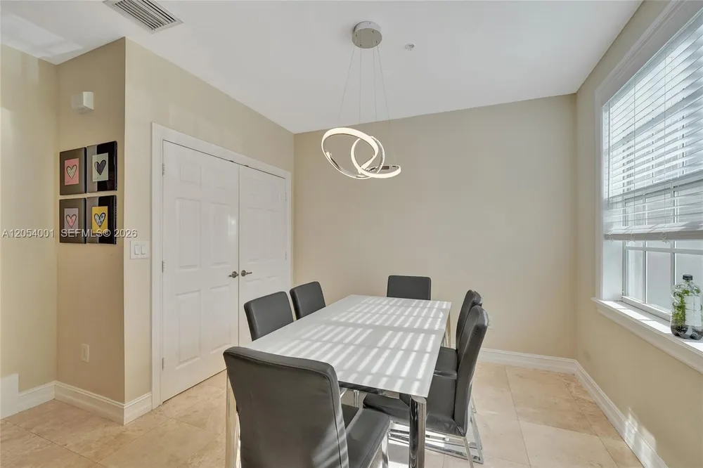2726 Old Florida Trail, Wilton Manors, FL 33334