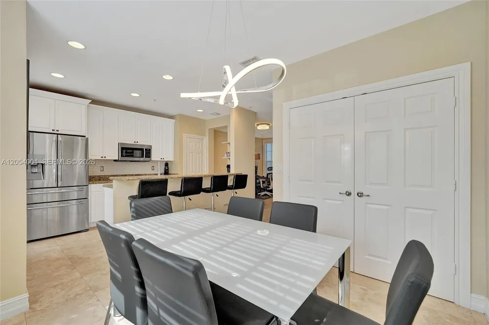 2726 Old Florida Trail, Wilton Manors, FL 33334