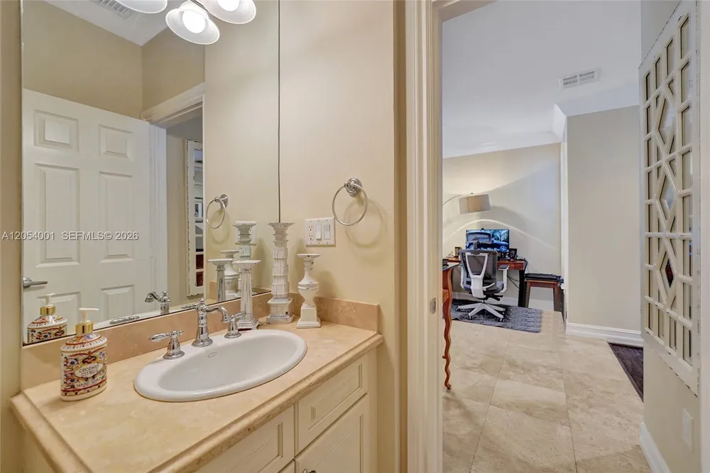 2726 Old Florida Trail, Wilton Manors, FL 33334