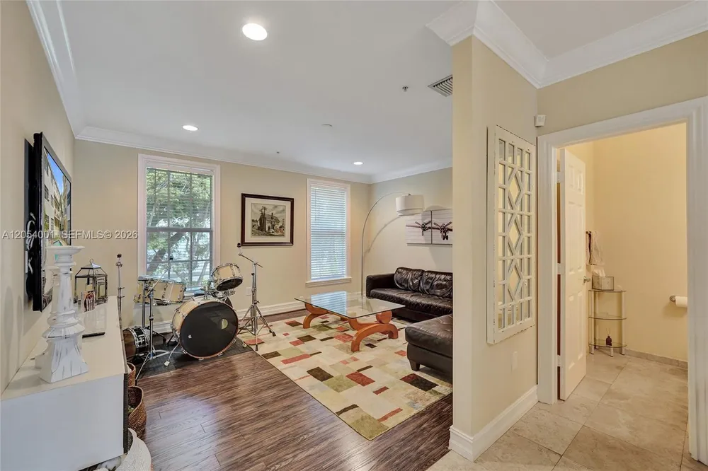 2726 Old Florida Trail, Wilton Manors, FL 33334