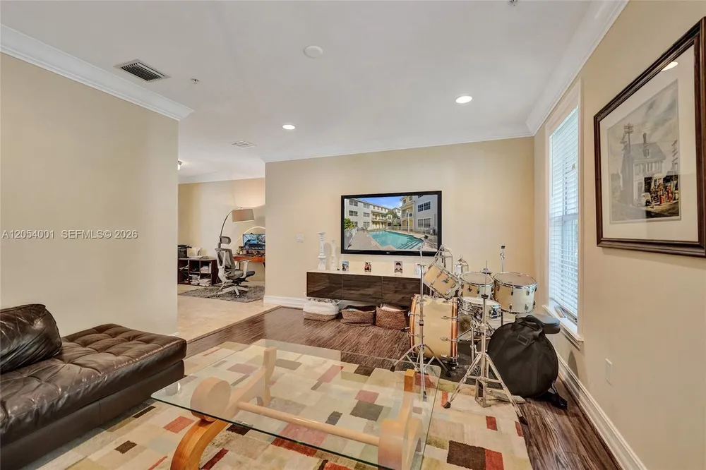 2726 Old Florida Trail, Wilton Manors, FL 33334