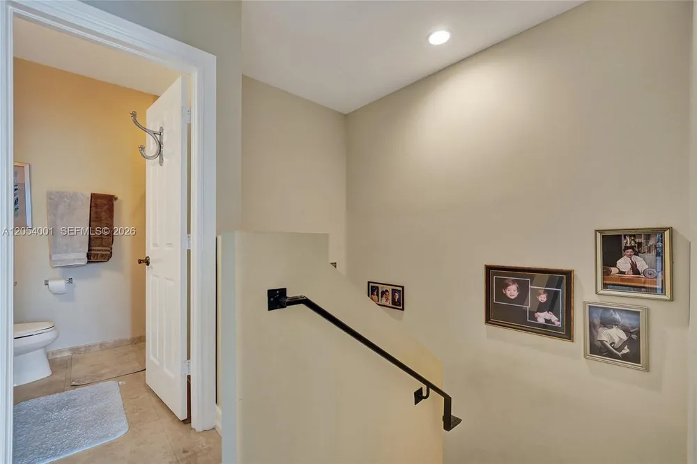 2726 Old Florida Trail, Wilton Manors, FL 33334