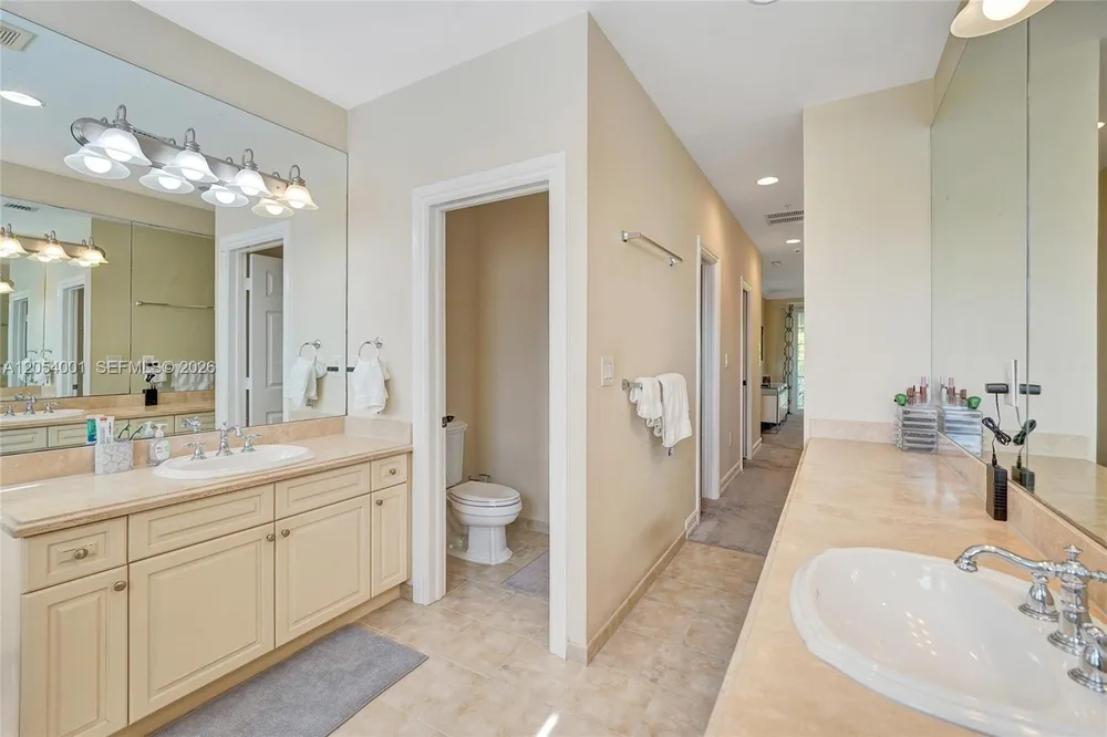2726 Old Florida Trail, Wilton Manors, FL 33334