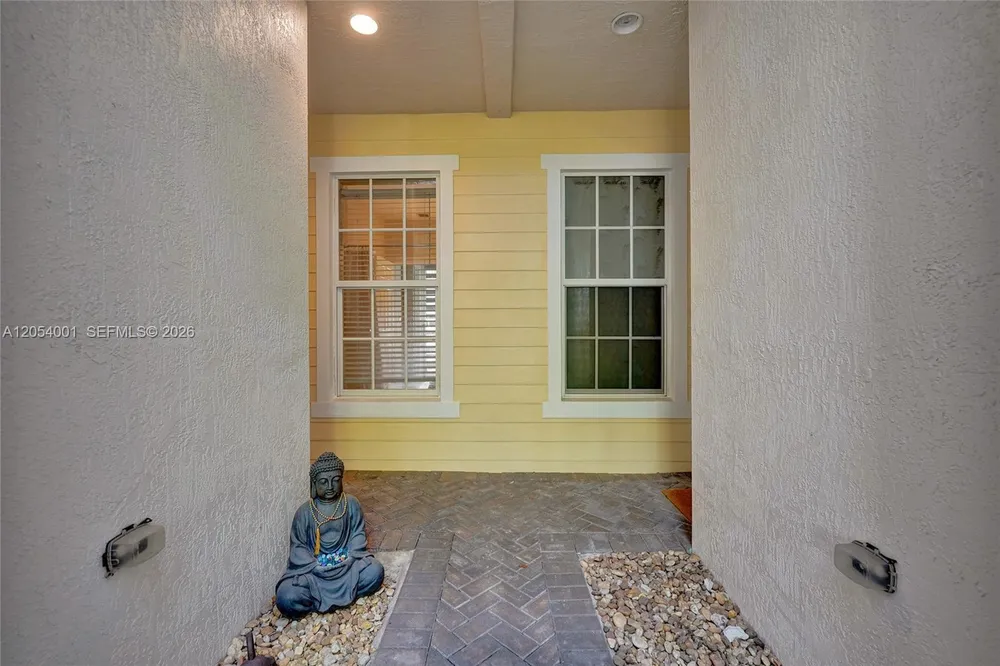 2726 Old Florida Trail, Wilton Manors, FL 33334