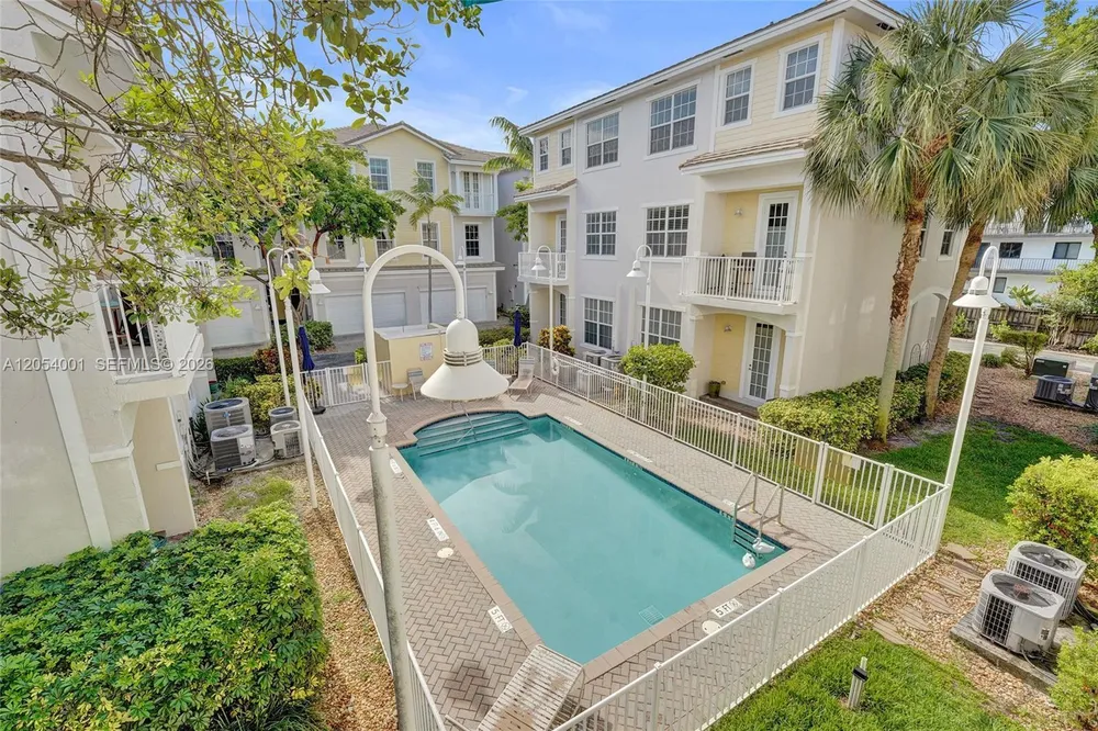 2726 Old Florida Trail, Wilton Manors, FL 33334