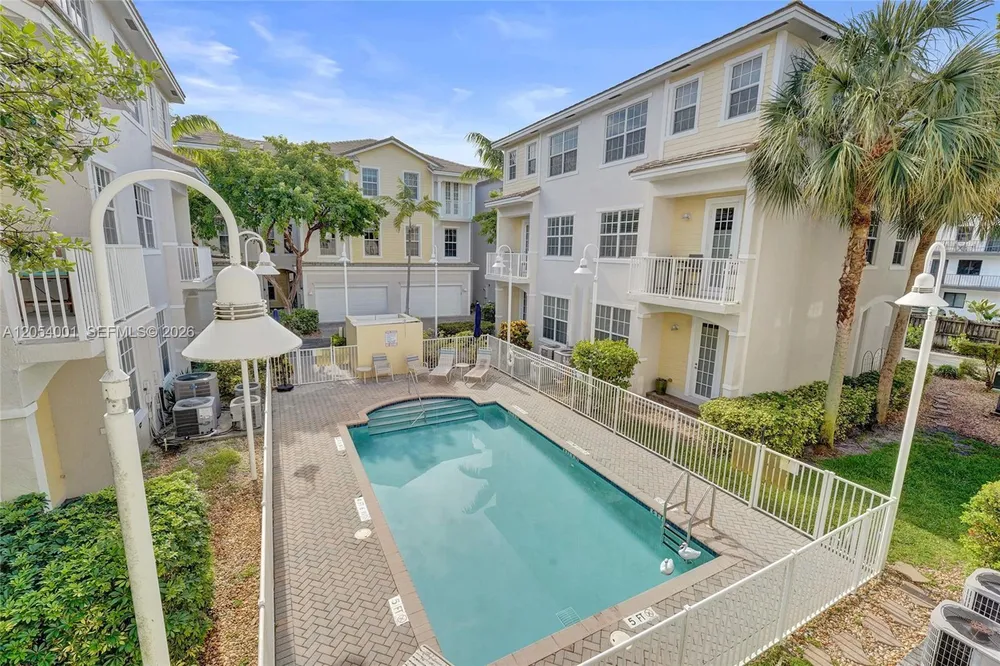 2726 Old Florida Trail, Wilton Manors, FL 33334