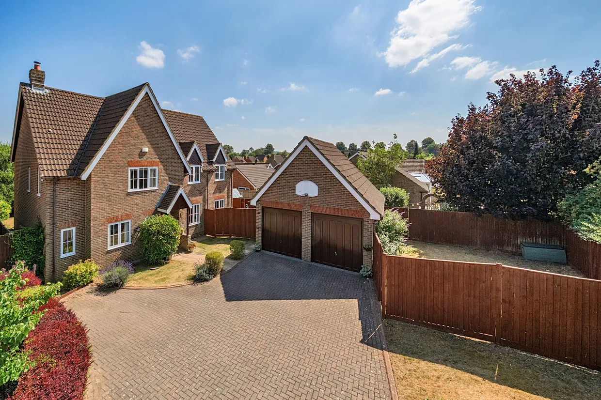 Wansdyke Road, Great Bedwyn, SN8 photo 1