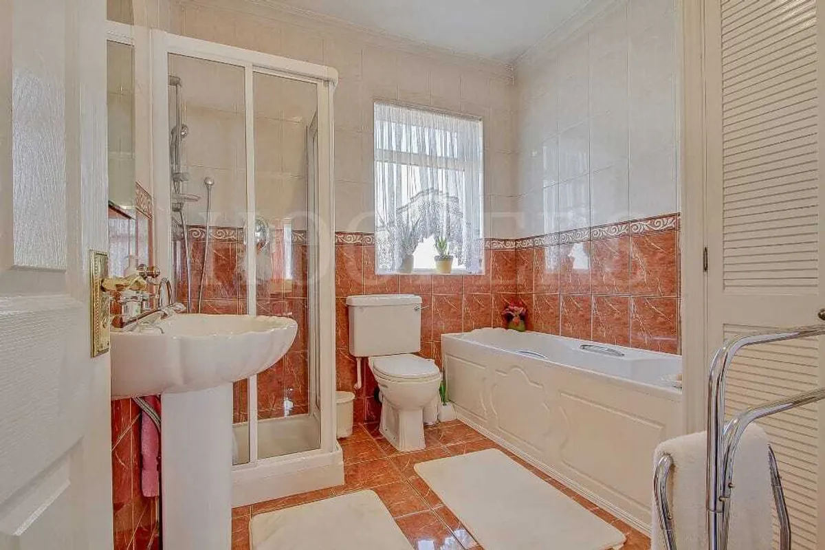 Ashcombe Park, London, NW2