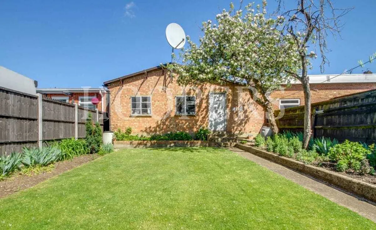 Ashcombe Park, London, NW2