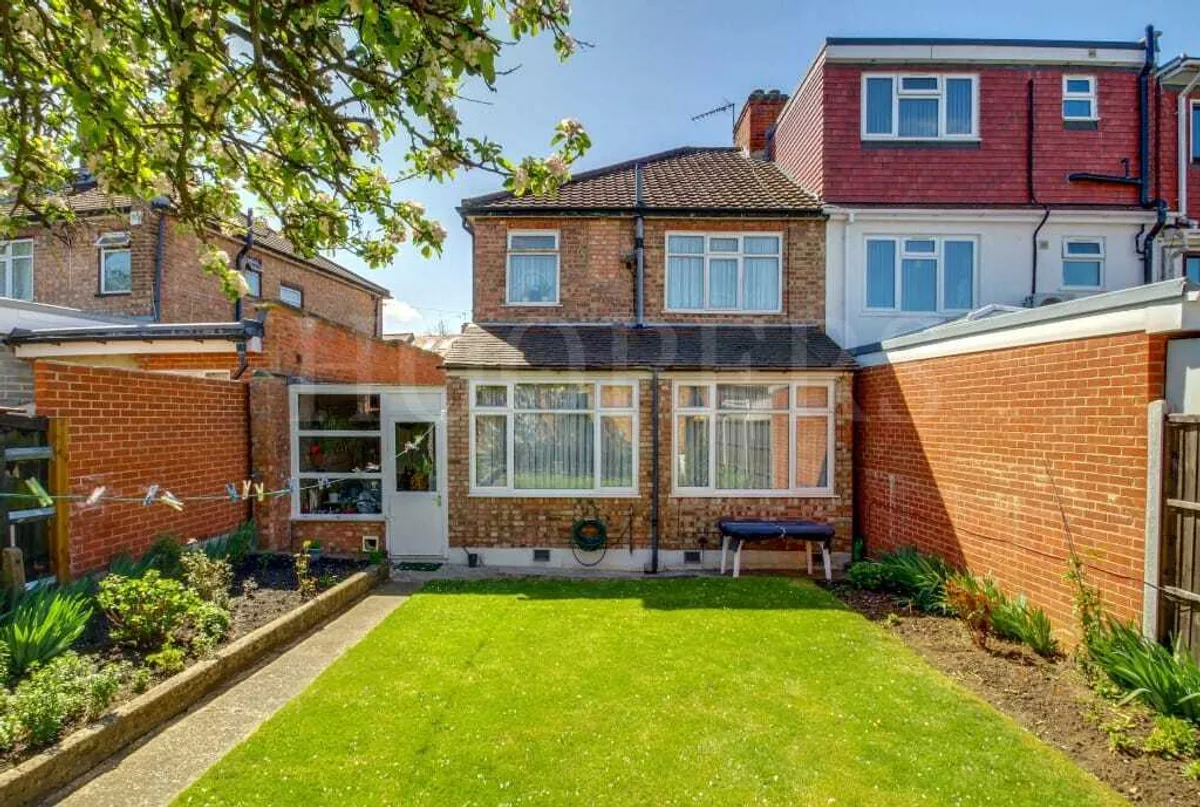 Ashcombe Park, London, NW2