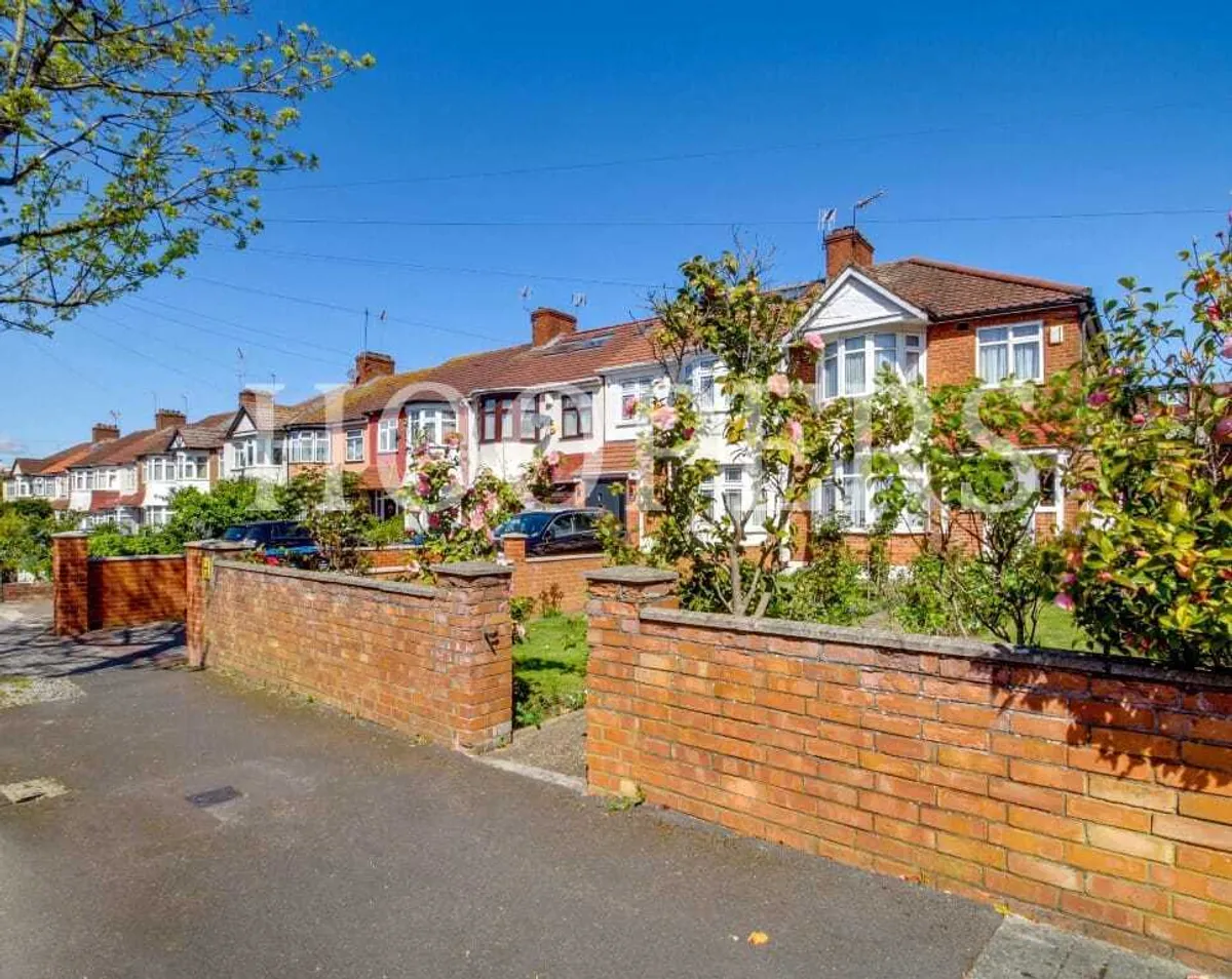 Ashcombe Park, London, NW2