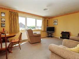 Moorfield Green, Rothwell, Kettering thumb 3