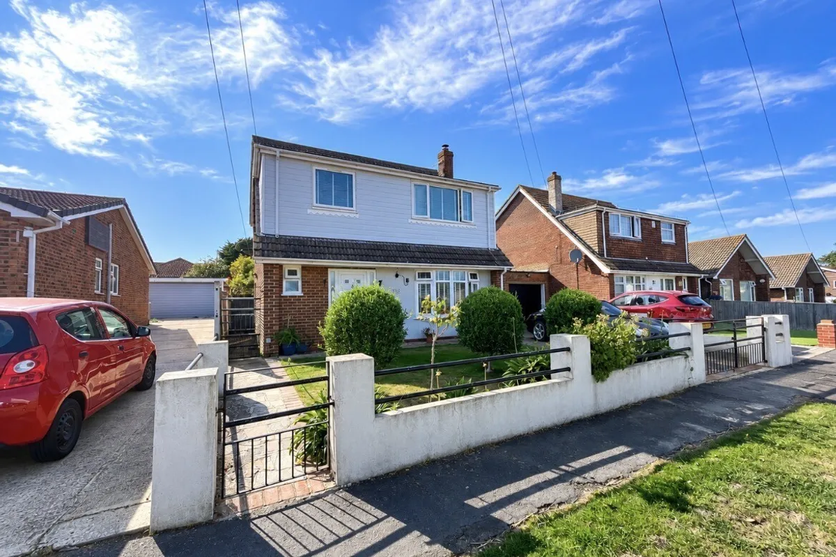 Edith Avenue North, Peacehaven