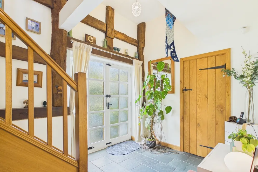 Property carousel item 10