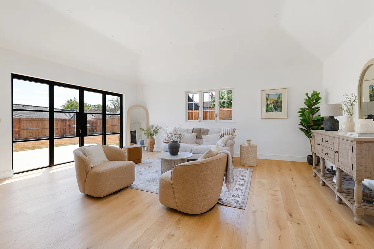 Old Farm Close, Charlwood, Surrey, RH6