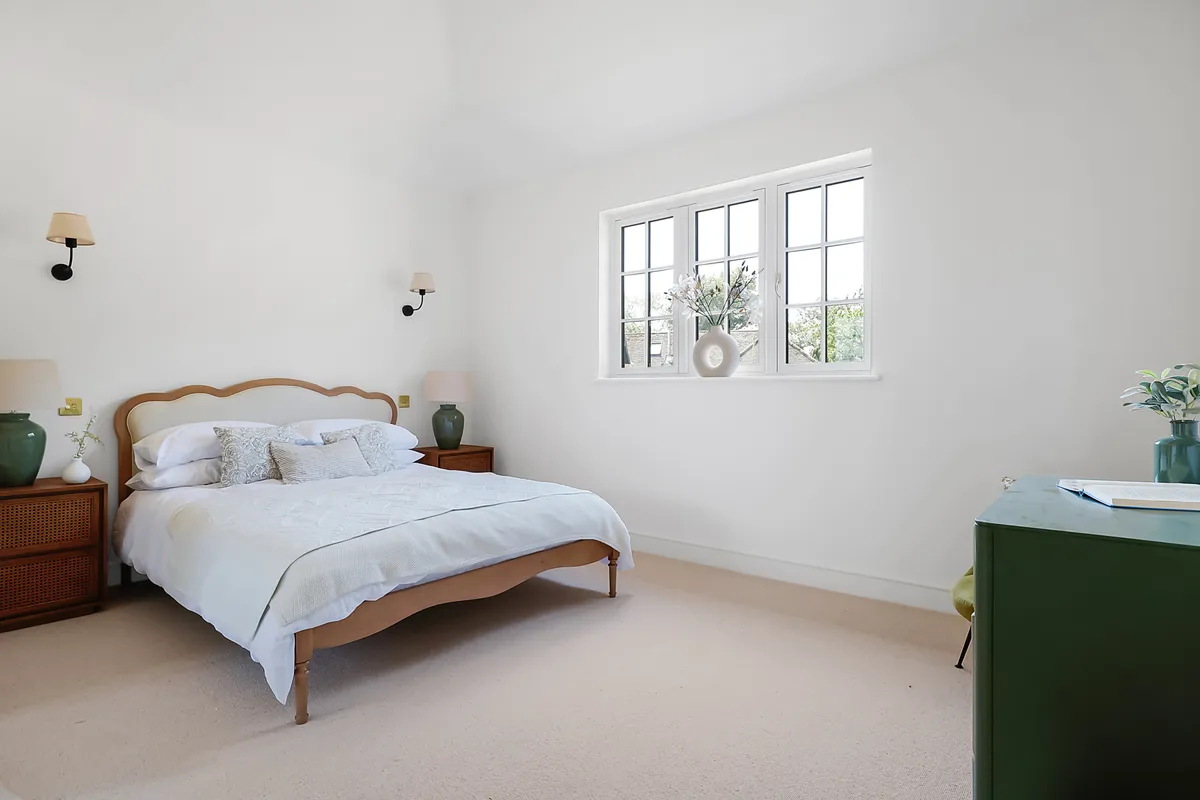 Old Farm Close, Charlwood, Surrey, RH6